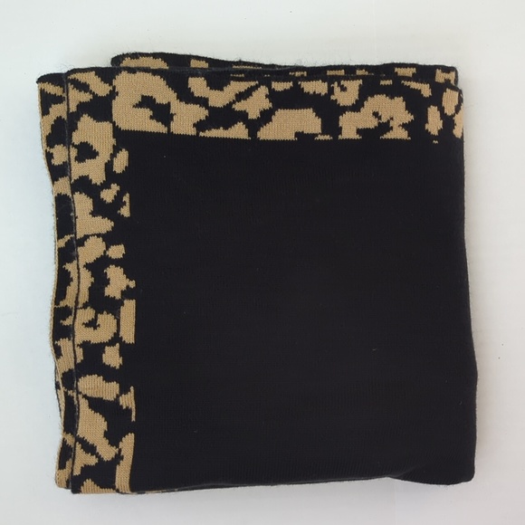 Top it Off Acrylic Shoulder Keyhole Shawl Wrap O/S Black Tan Brown - Picture 3 of 15